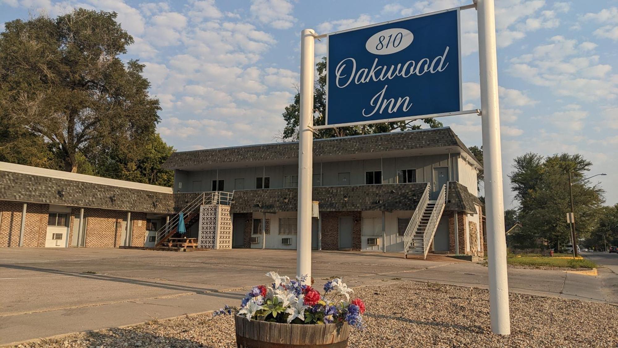 The Oakwood Inn Стерлинг Экстерьер фото